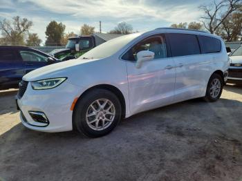  Salvage Chrysler Pacifica