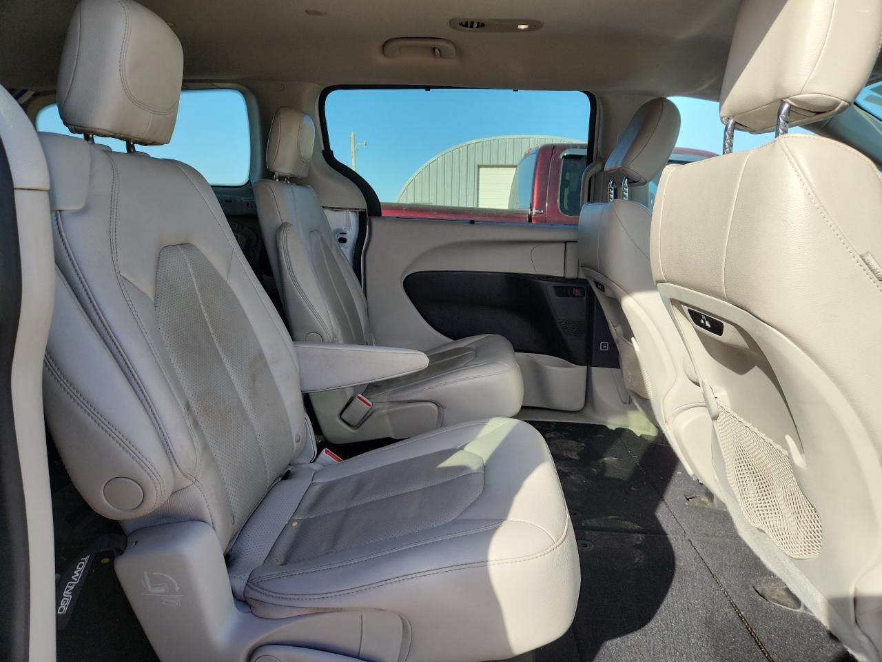 Chrysler Pacifica Touring L Image 5