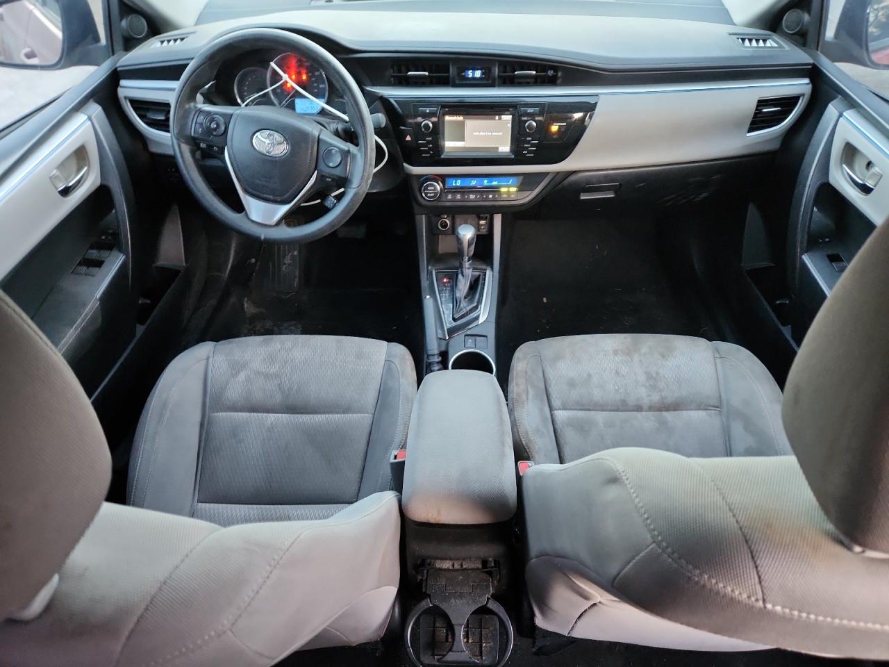 Toyota Corolla L Image 8