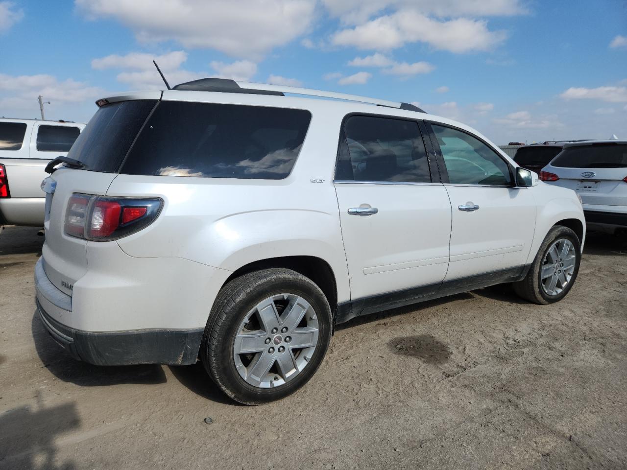 GMC Acadia Slt-2 Image 2