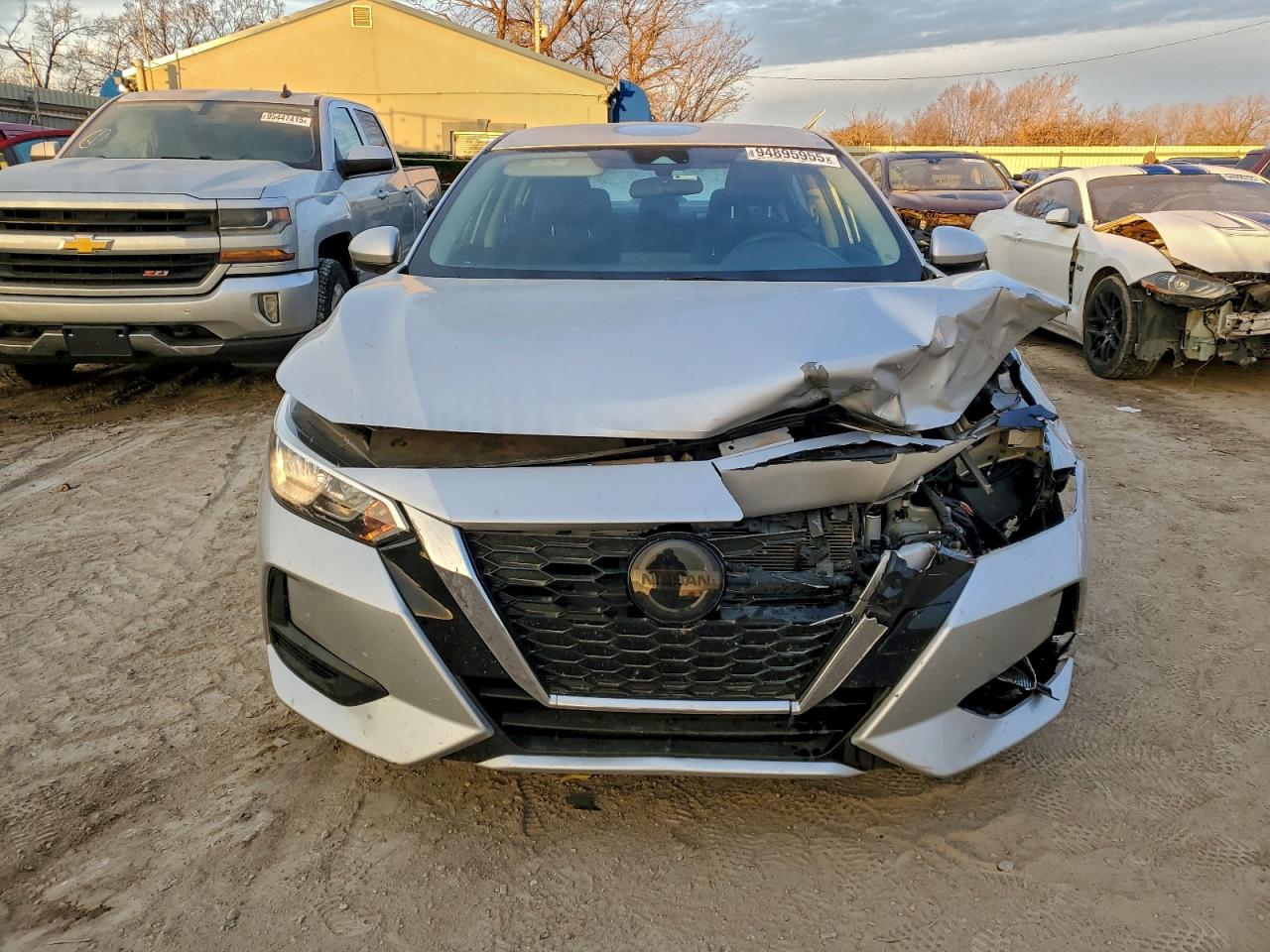 Nissan Sentra S Image 2