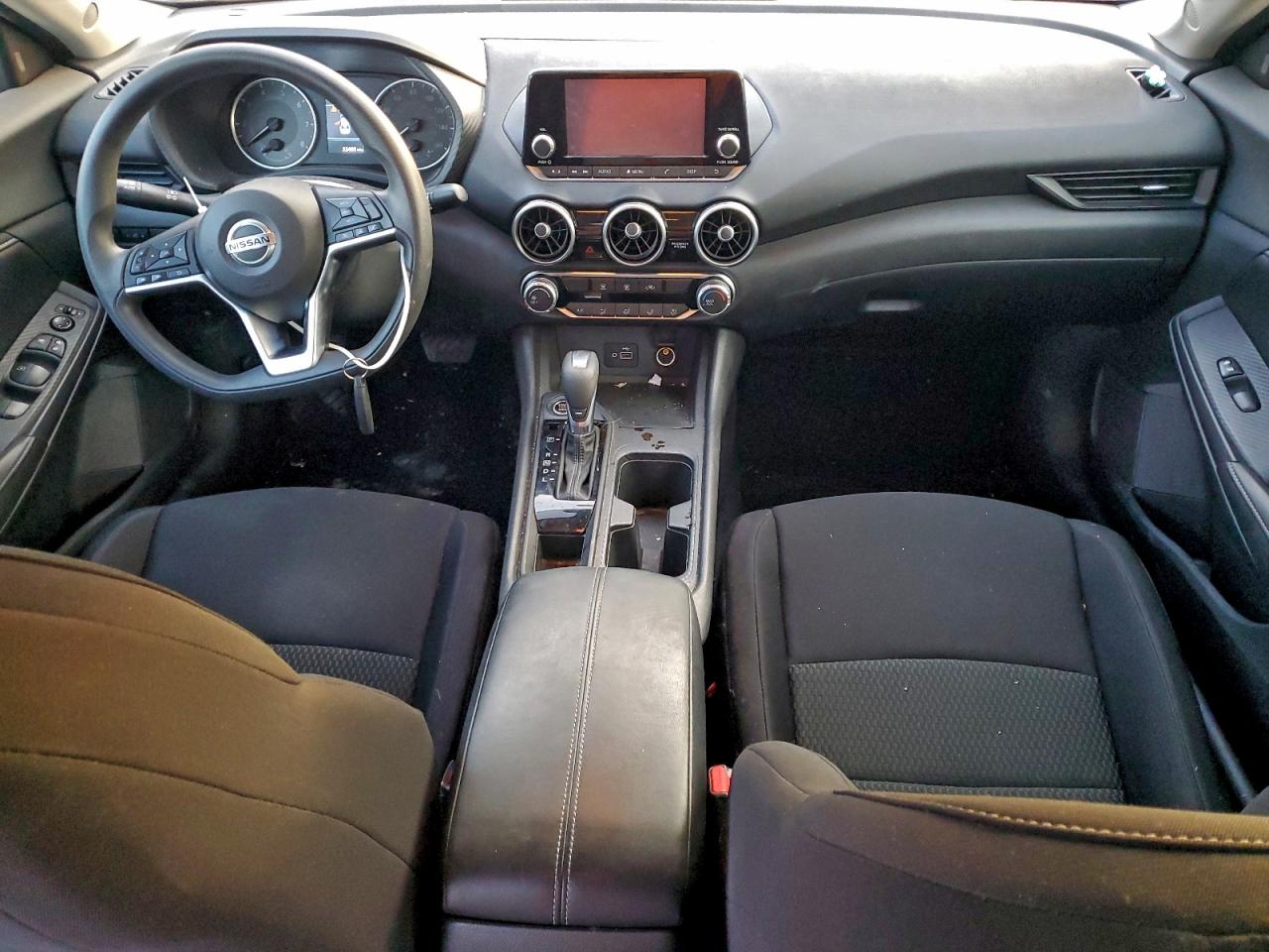 Nissan Sentra S Image 7