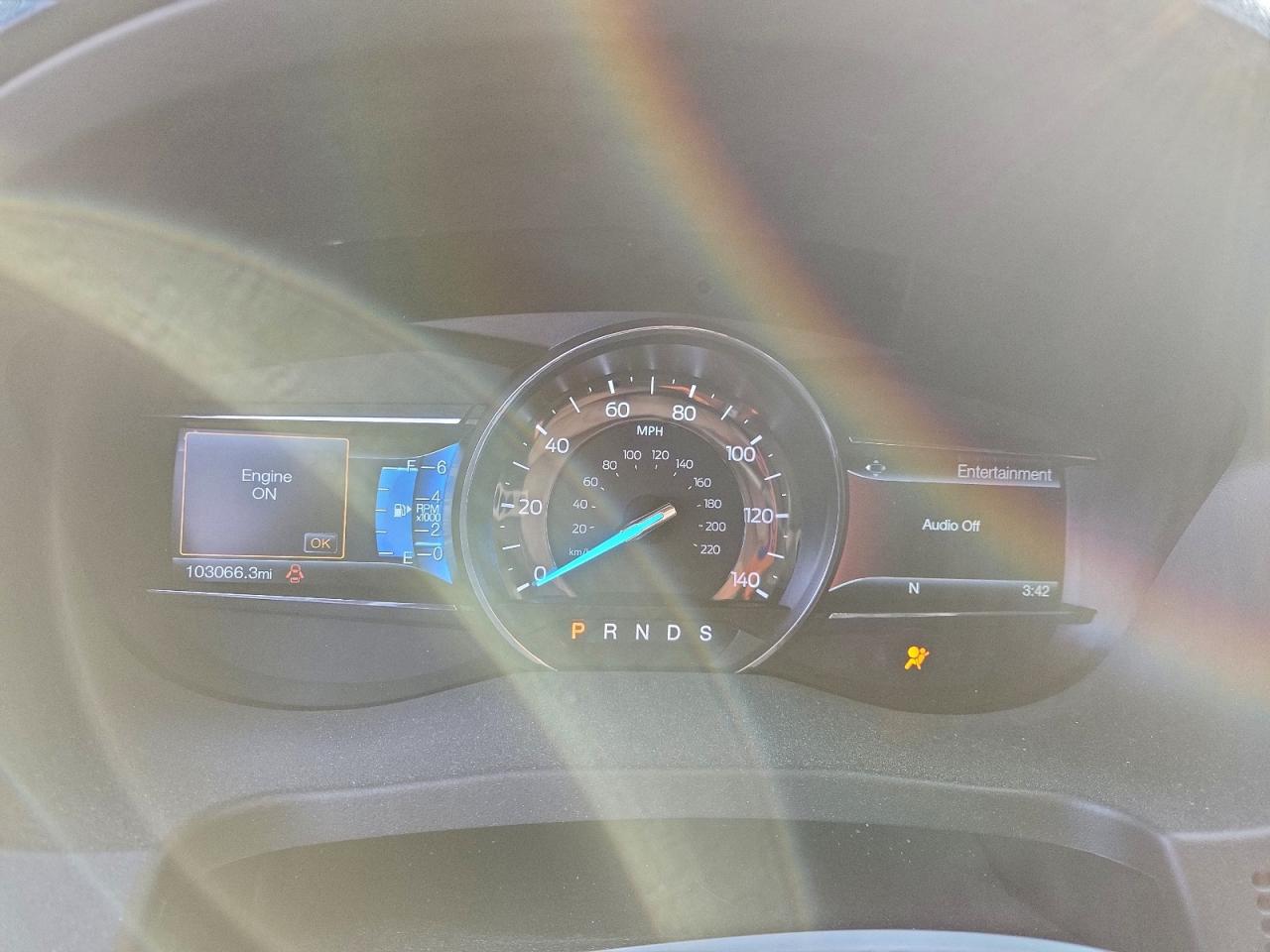 Ford Explorer Limited Image 12