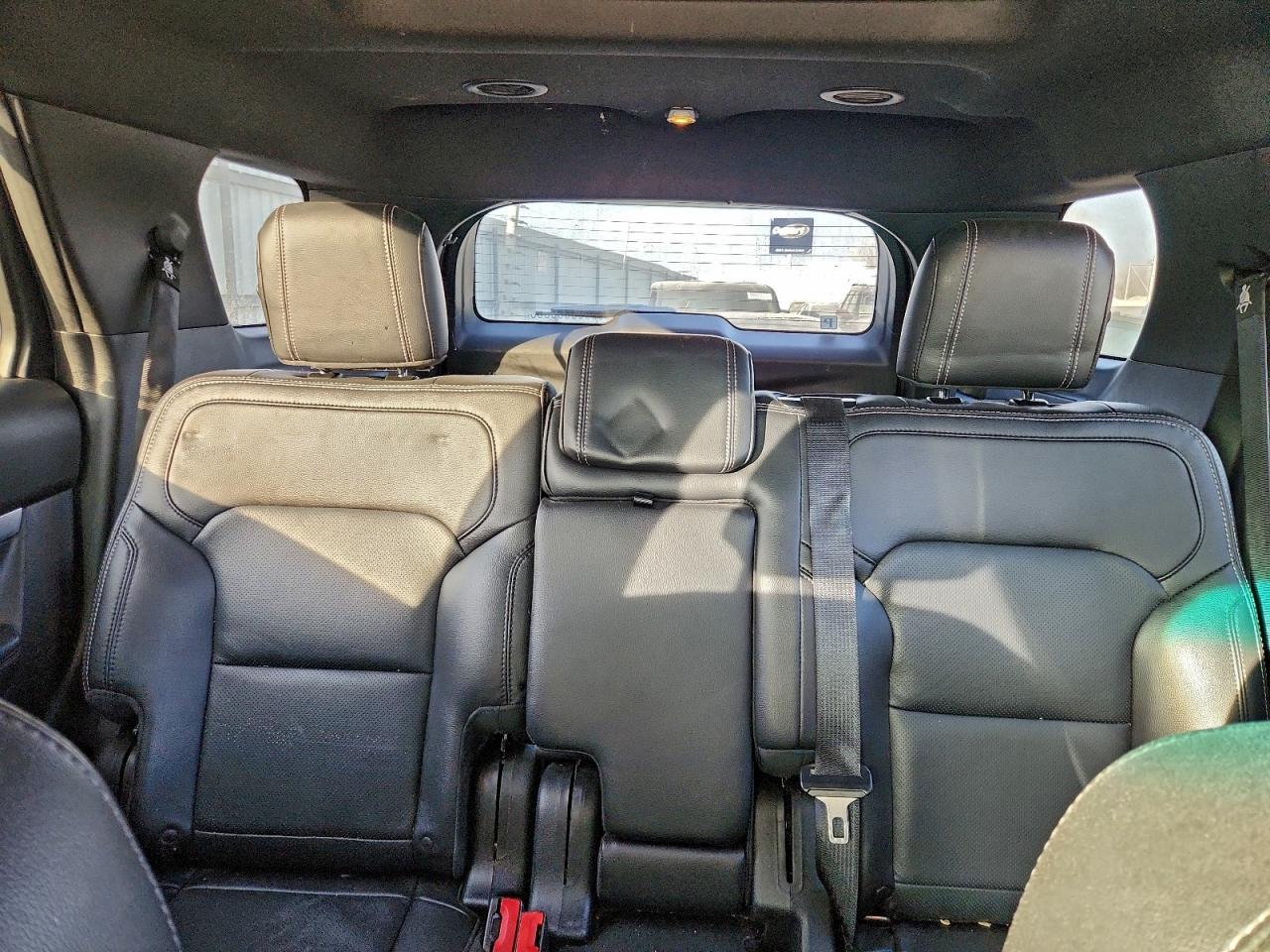 Ford Explorer Limited Image 8