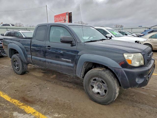 Toyota Tacoma Access Cab Image 12