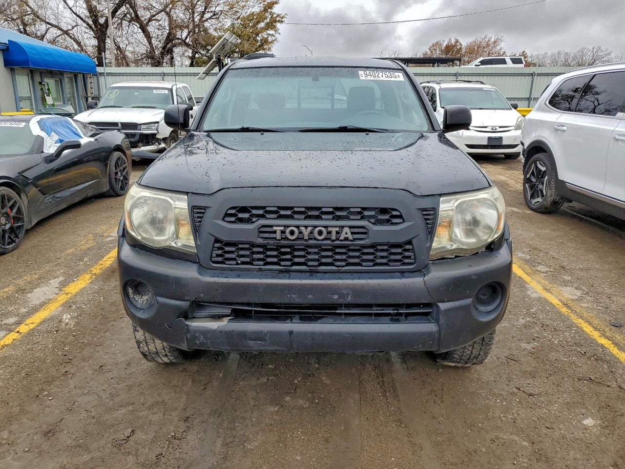 Toyota Tacoma Access Cab Image 2