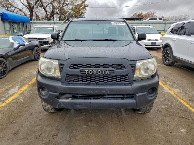 Toyota Tacoma Access Cab Image 2