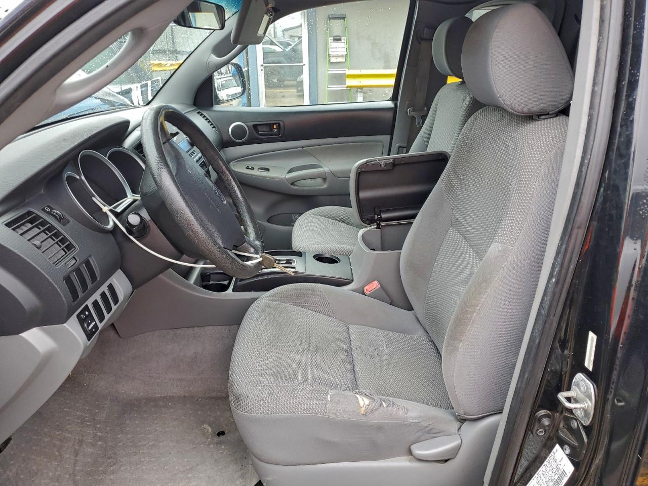 Toyota Tacoma Access Cab Image 8