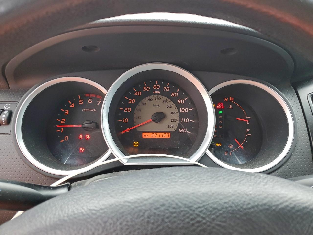 Toyota Tacoma Access Cab Image 11