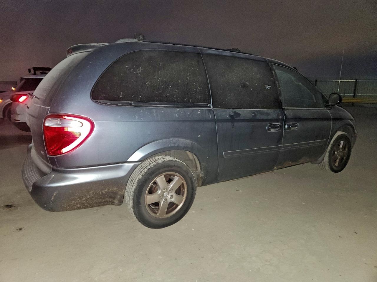 Dodge Caravan Sxt Image 5