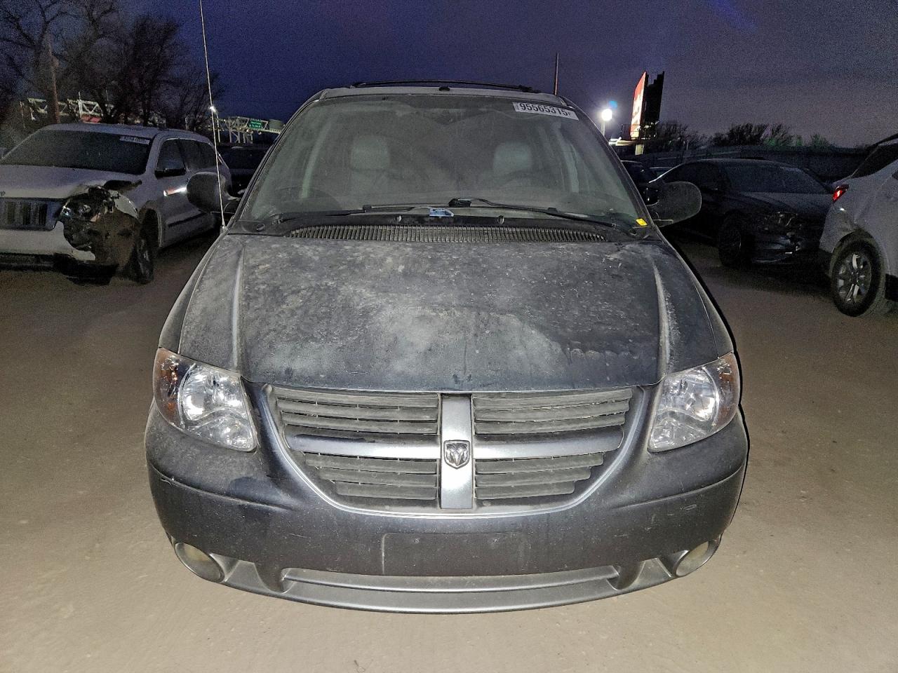 Dodge Caravan Sxt Image 4