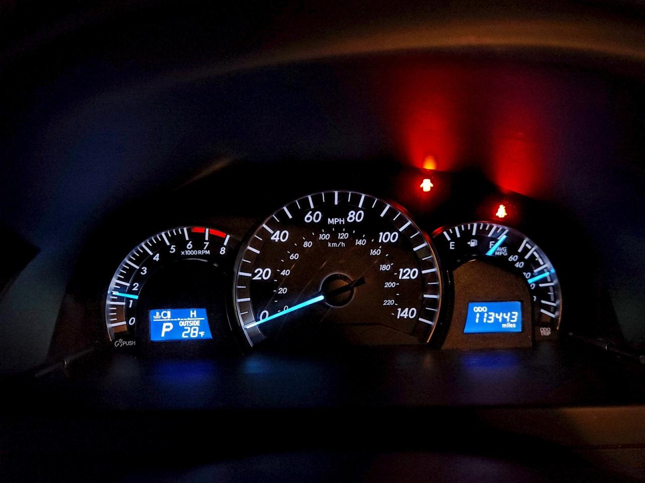 Toyota Camry L Image 6