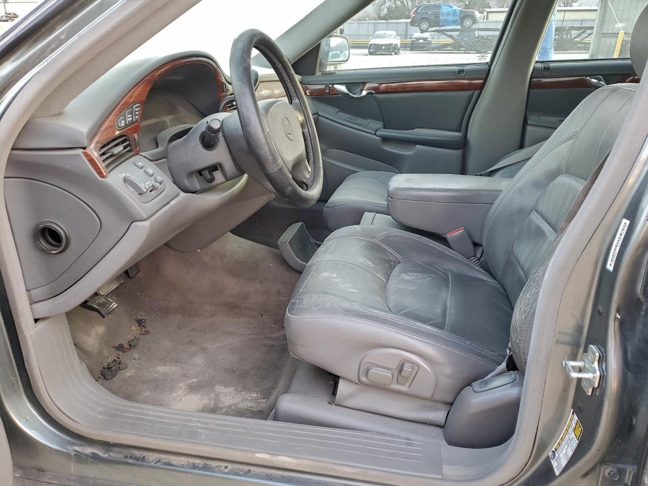 Cadillac DeVille Image 3