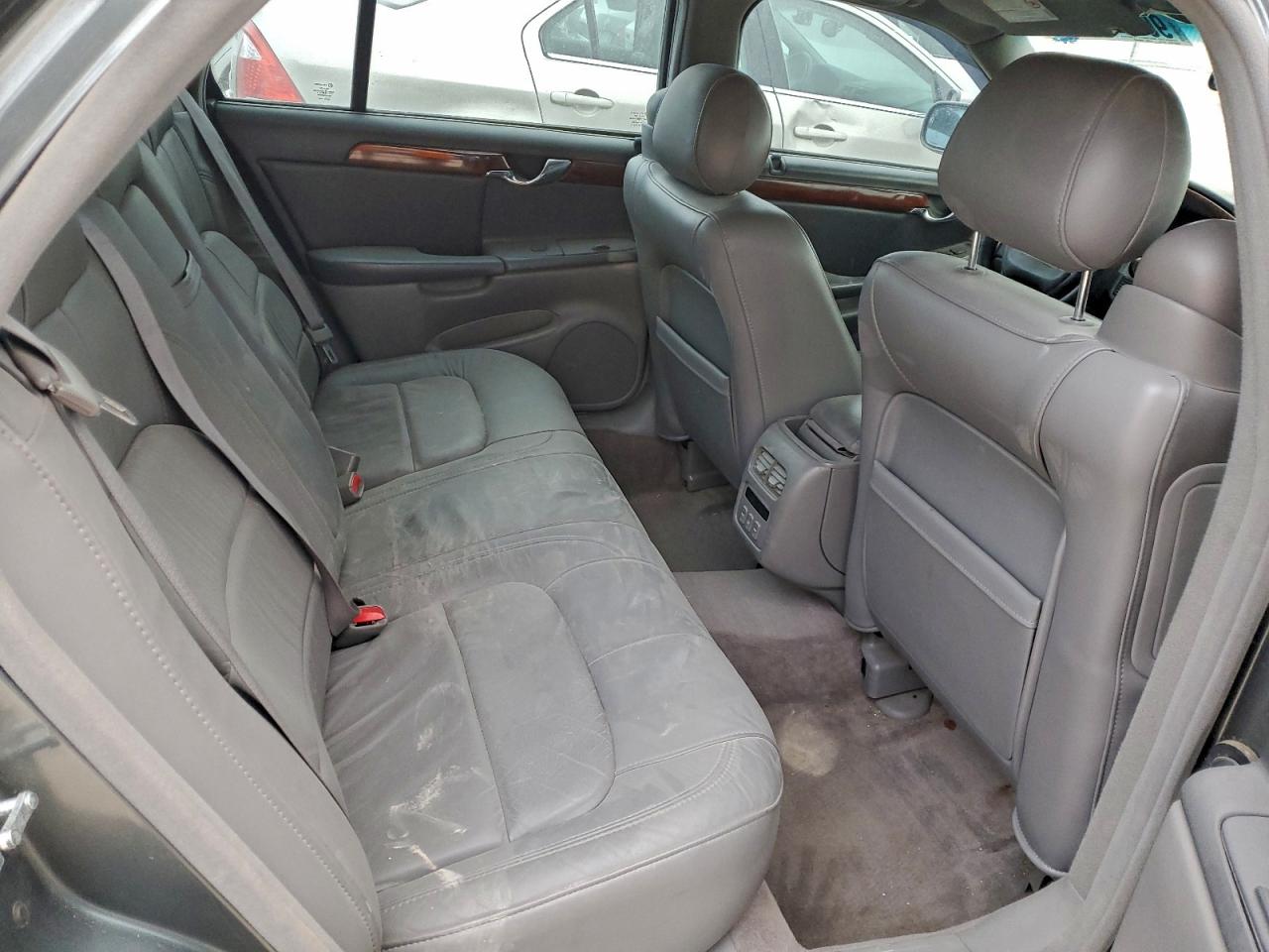 Cadillac DeVille Image 5