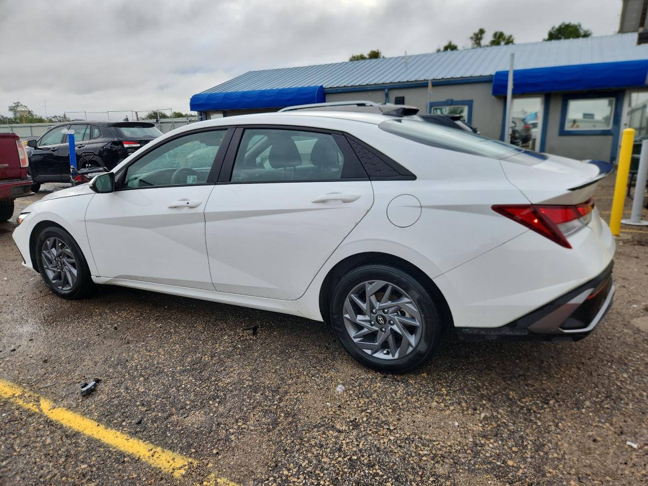 Hyundai ELANTRA Sel Image 4