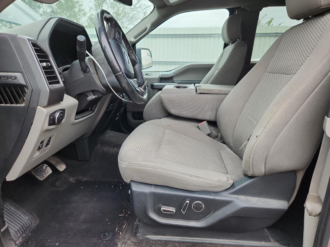 Ford F-150 Super Cab Image 10