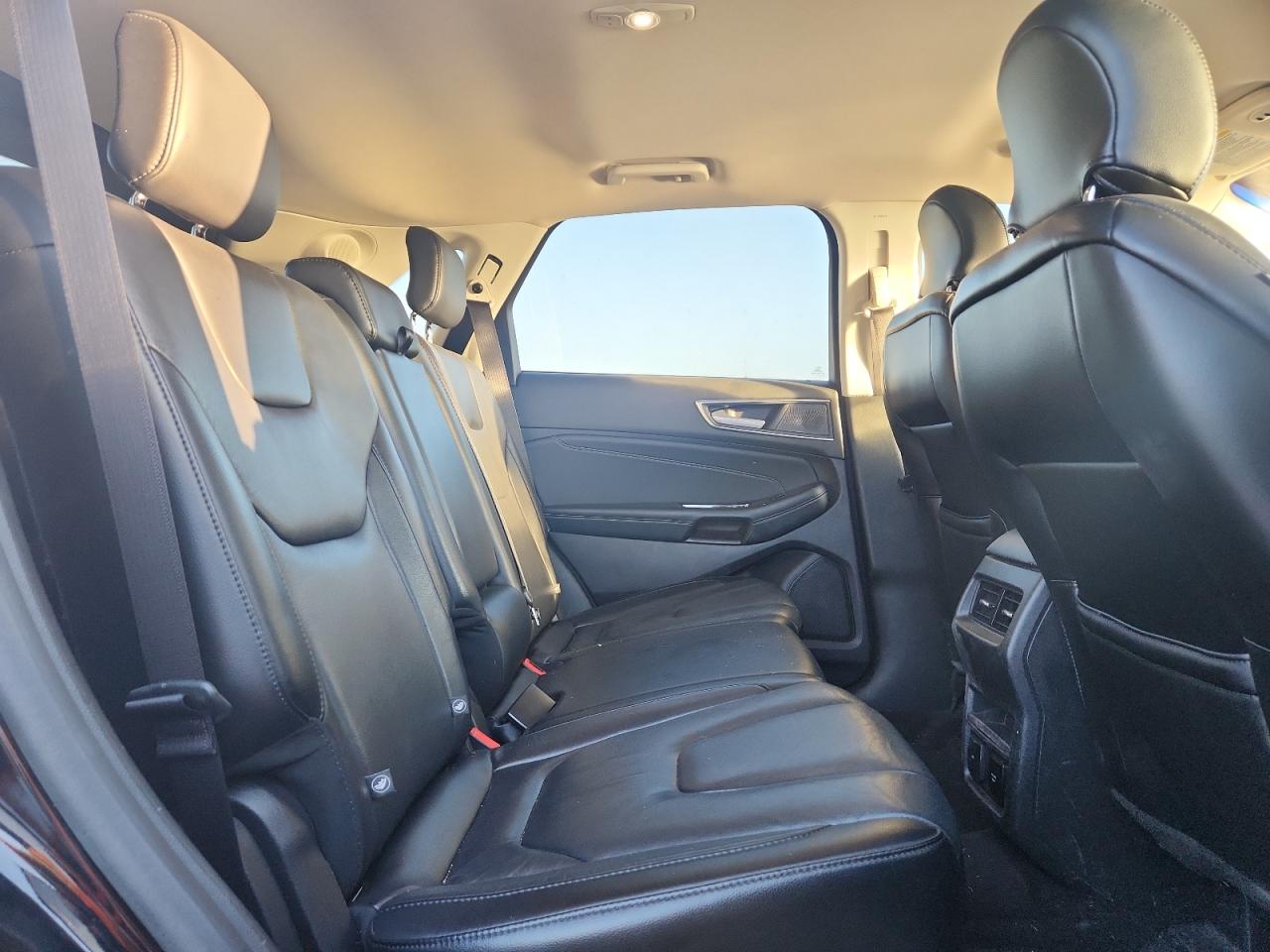 Ford Edge Titanium Image 9