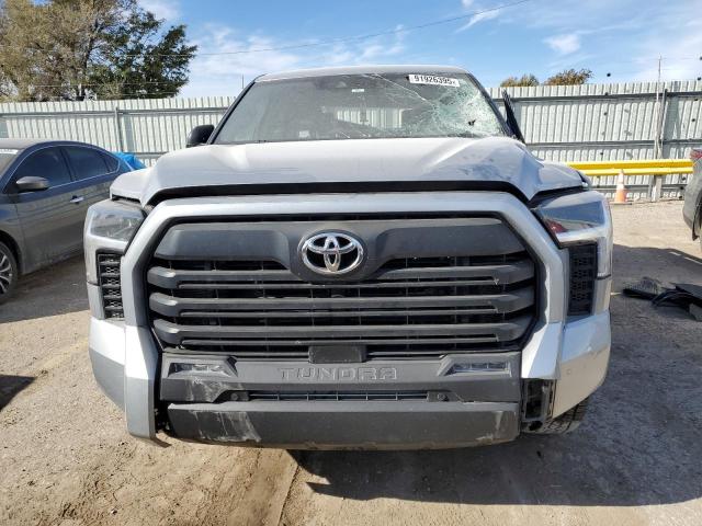Toyota Tundra Crewmax Sr5 Image 9