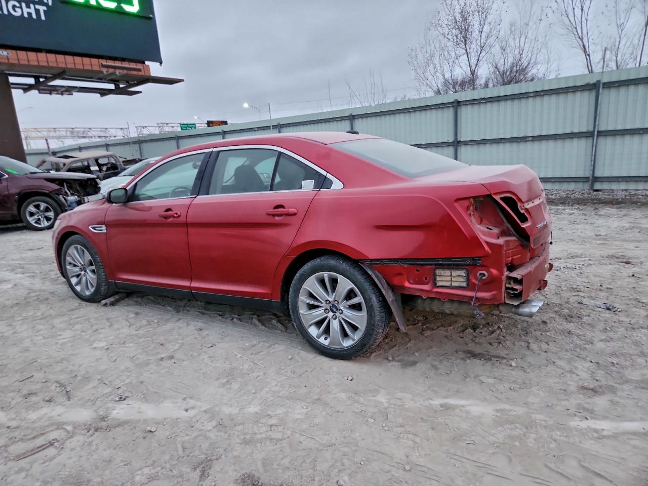 Ford Taurus Limited Image 2