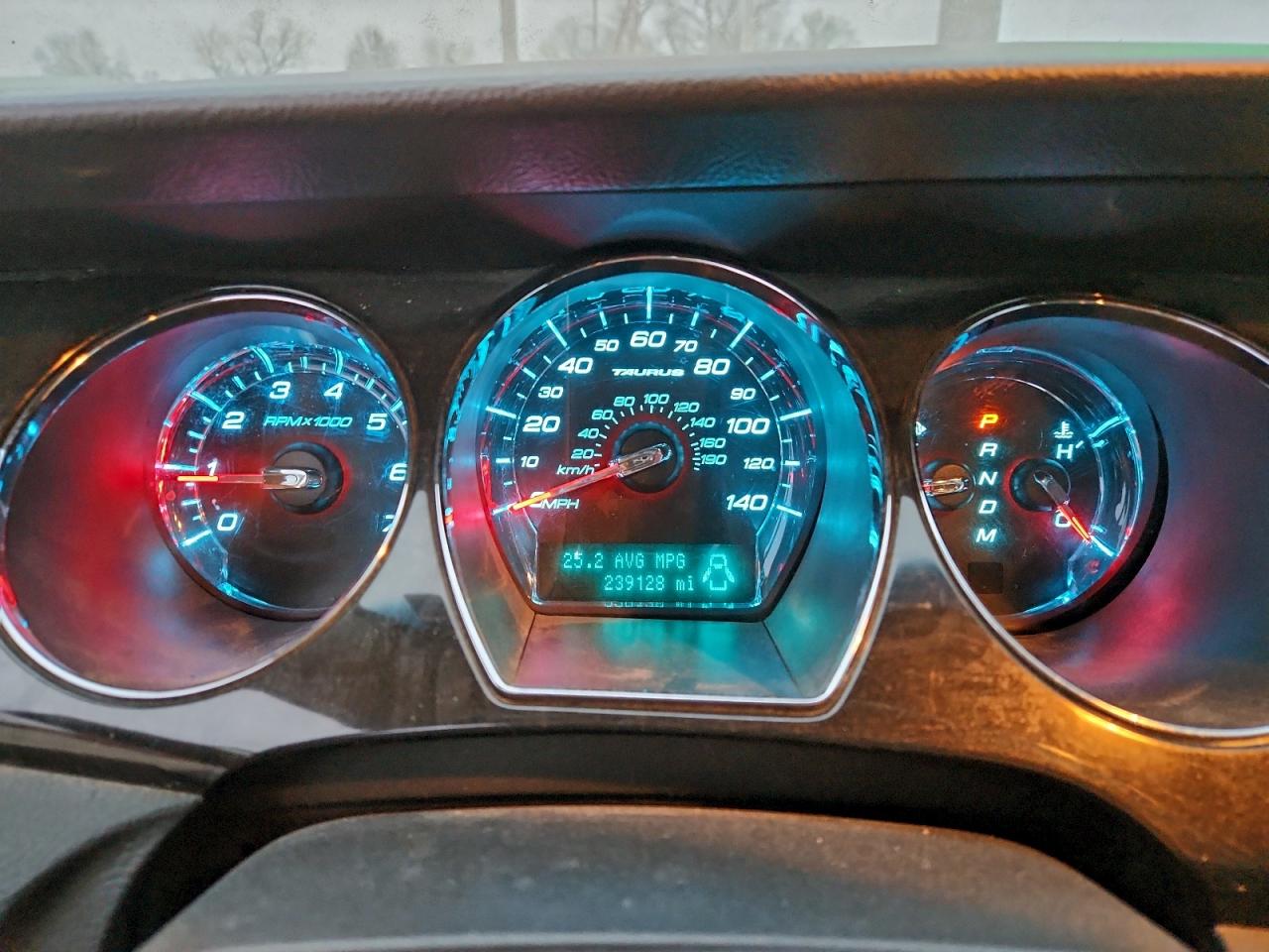 Ford Taurus Limited Image 12