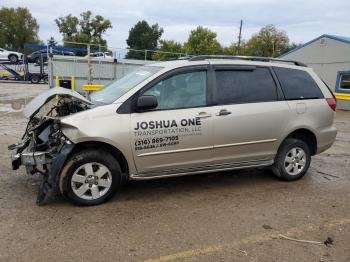  Salvage Toyota Sienna