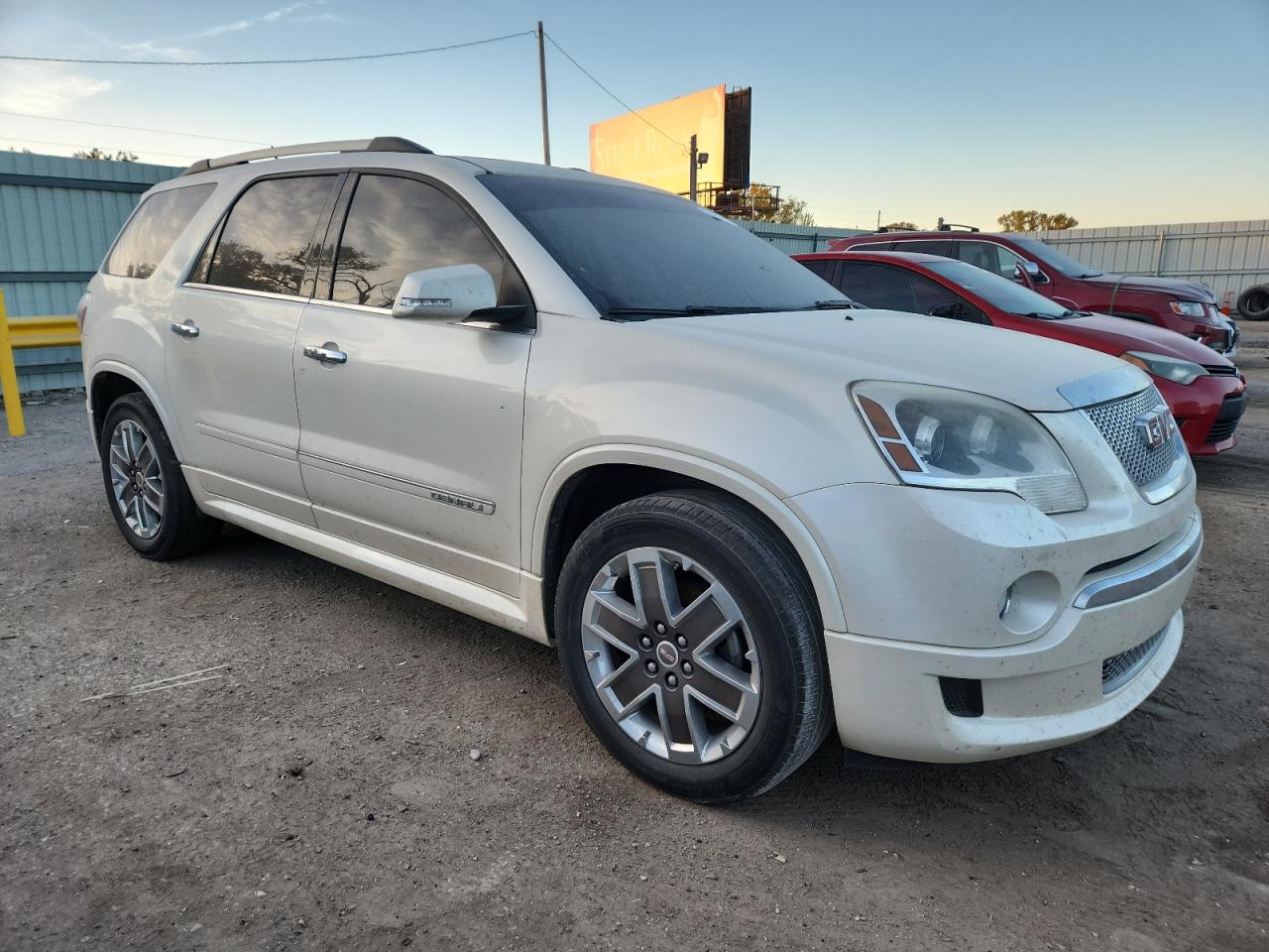 GMC Acadia Denali Image 3