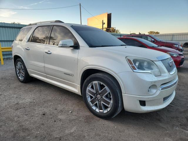 GMC Acadia Denali Image 3