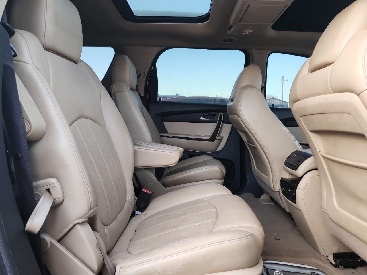 GMC Acadia Denali Image 7