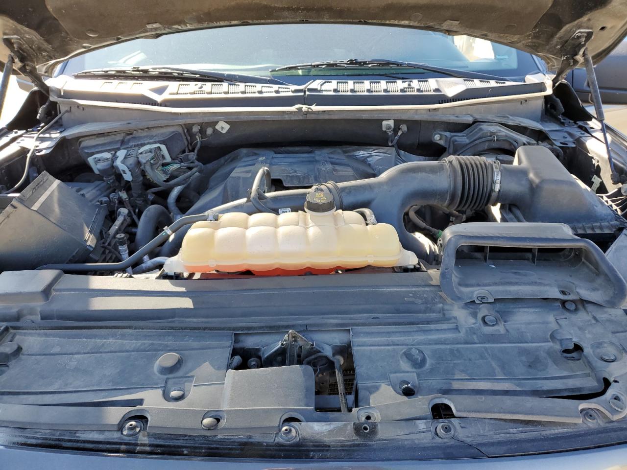 Ford F-150 Super Cab Image 10