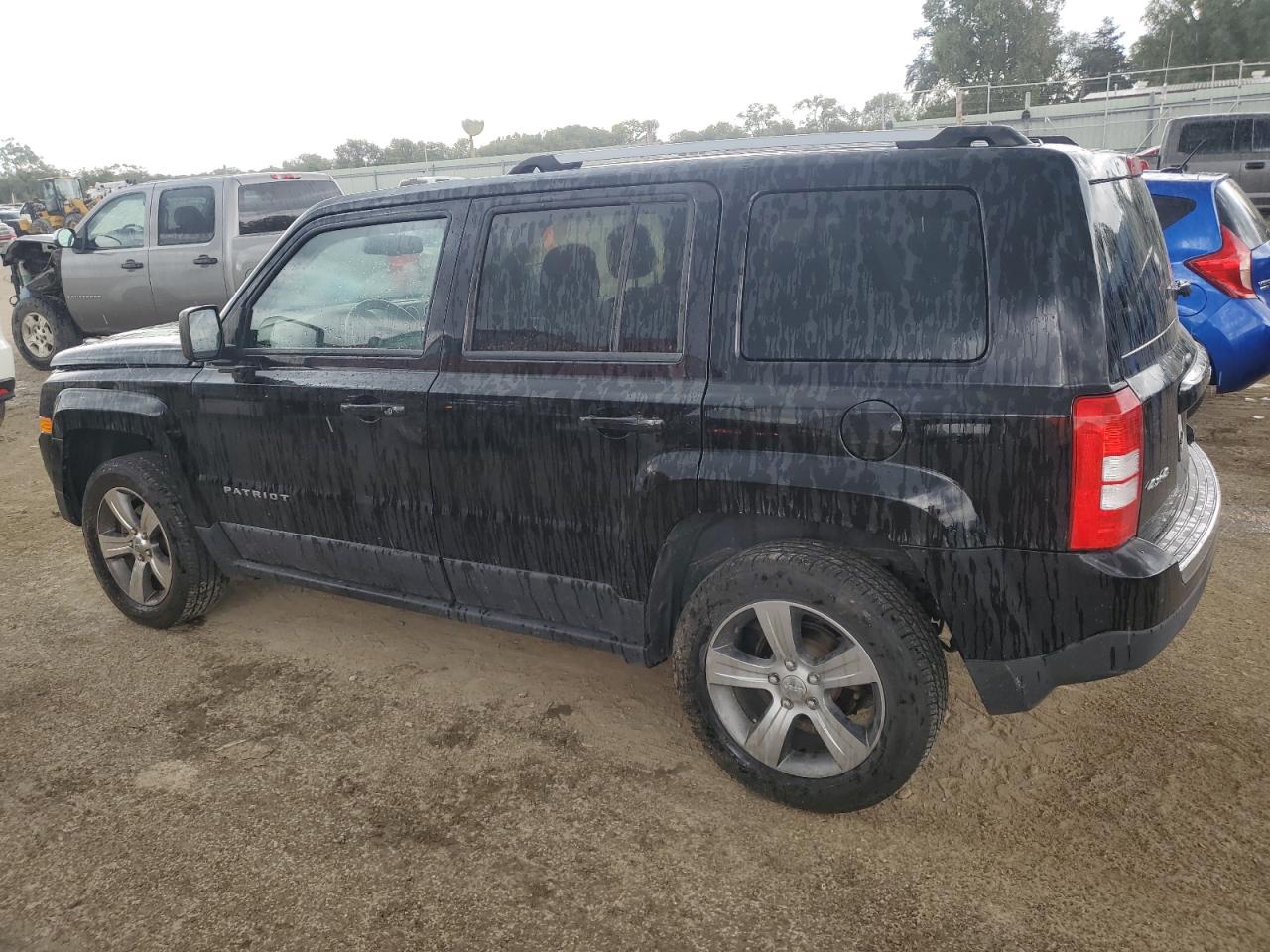 Jeep Patriot Latitude Image 2