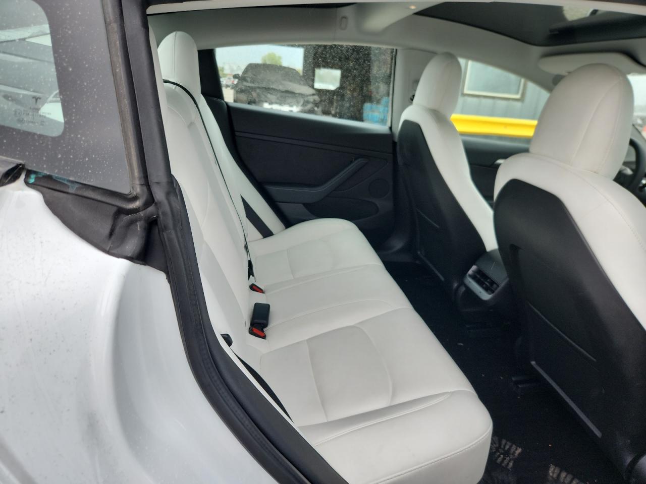 Tesla Model 3 Image 11