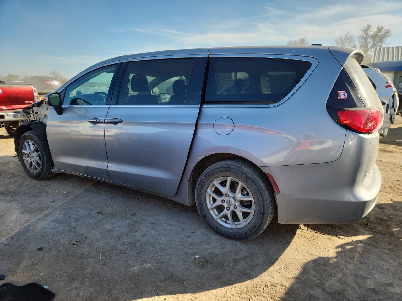 Chrysler Minivan Lx Image 4