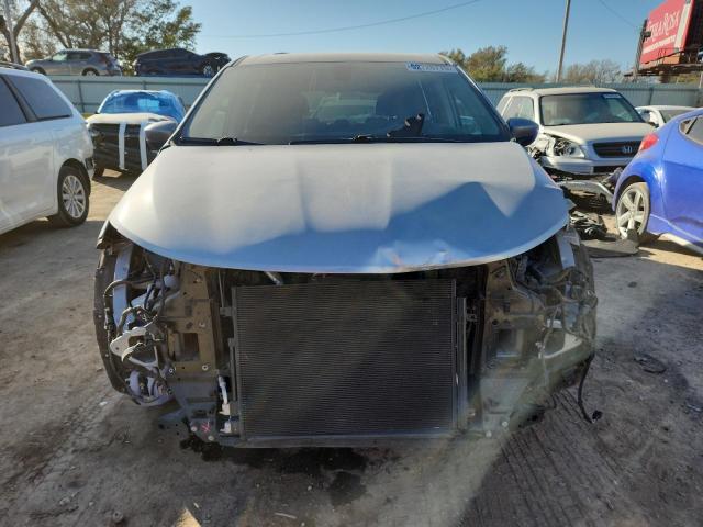 Chrysler Minivan Lx Image 9