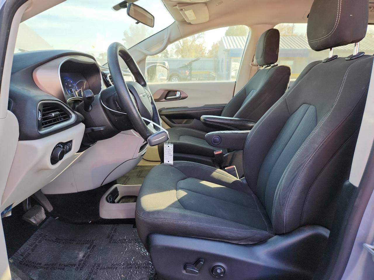 Chrysler Minivan Lx Image 11