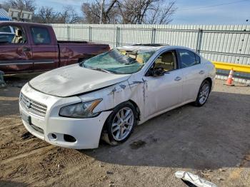  Salvage Nissan Maxima