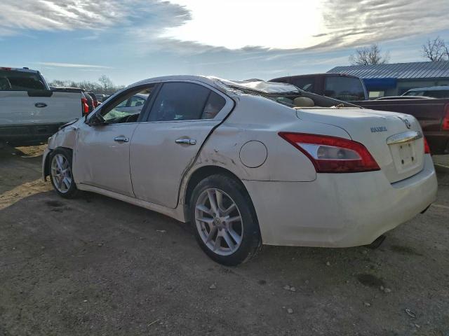 Nissan Maxima S Image 3