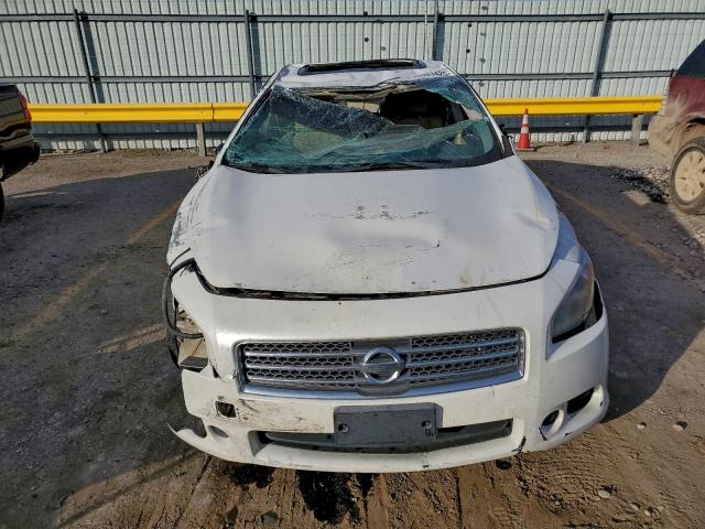 Nissan Maxima S Image 11