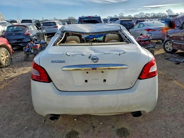 Nissan Maxima S Image 12