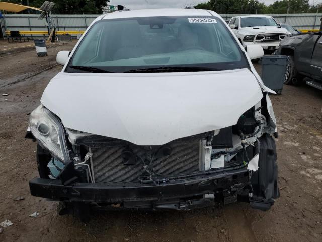 Toyota Sienna Le Image 3