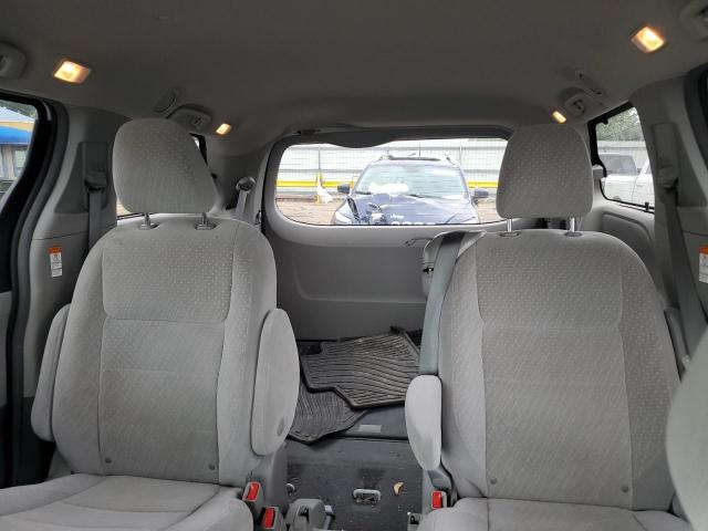 Toyota Sienna Le Image 8