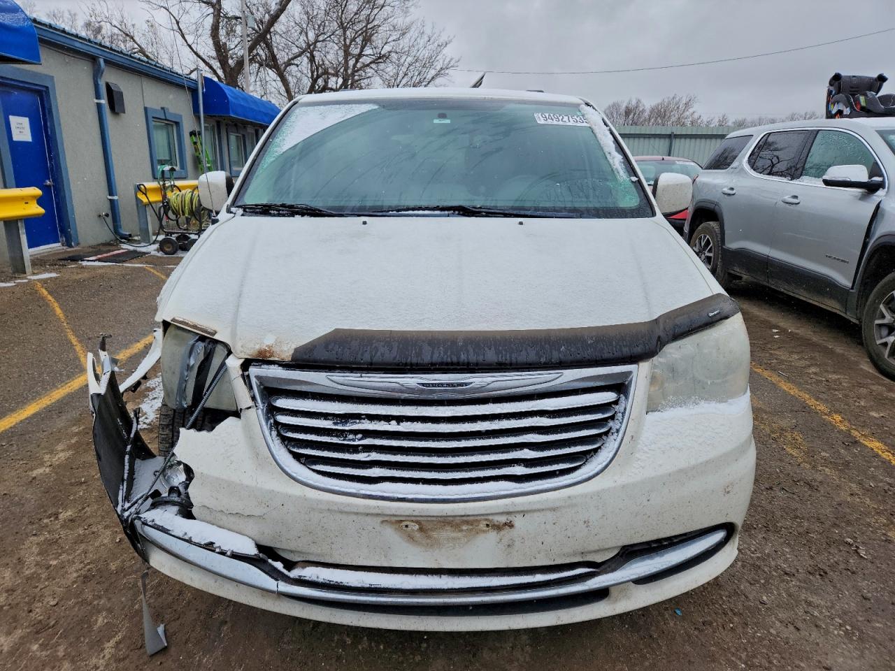 Chrysler Minivan Touring Image 3