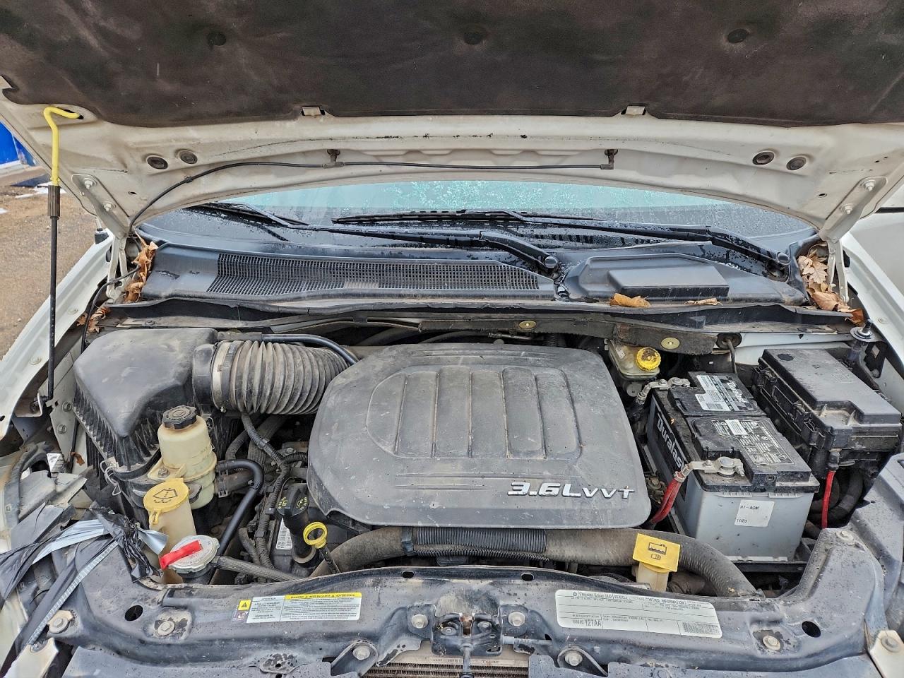 Chrysler Minivan Touring Image 8