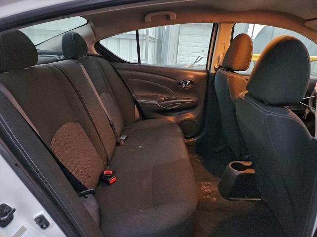 Nissan Versa S Image 10