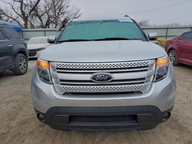 Ford Explorer Limited Image 13