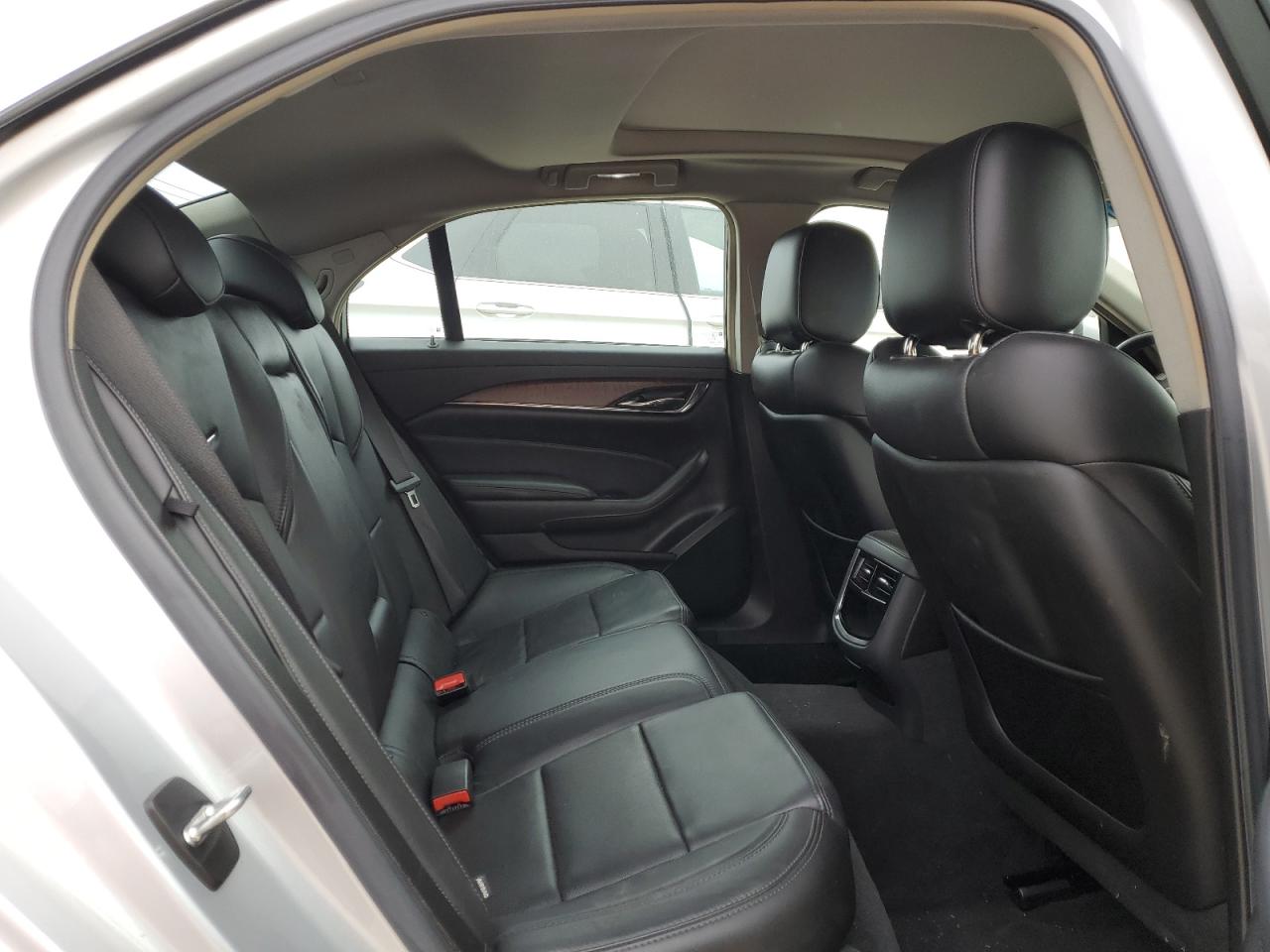 Cadillac CTS Luxury Image 10