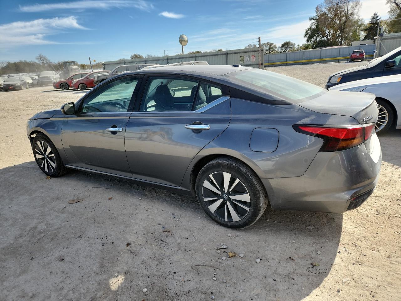 Nissan Altima Sv Image 9