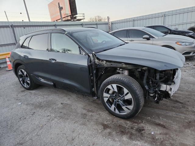 Audi e-tron Premium Image 14