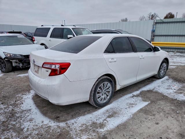 Toyota Camry Base Image 7