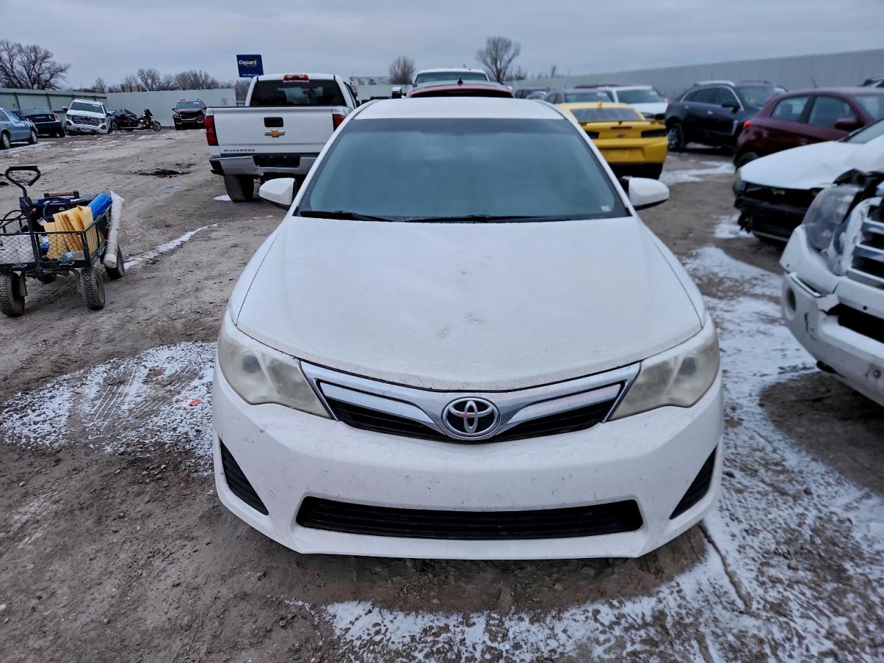 Toyota Camry Base Image 5