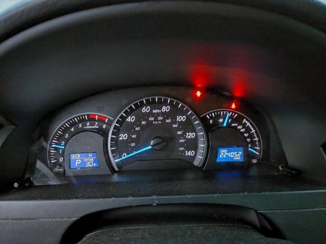 Toyota Camry Base Image 9